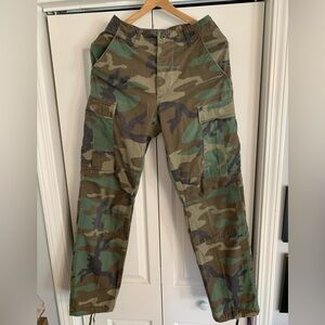 Vintage Camouflage pants. XS/ Regular. Heavy cotton. Adjustable waist. Perfect!
